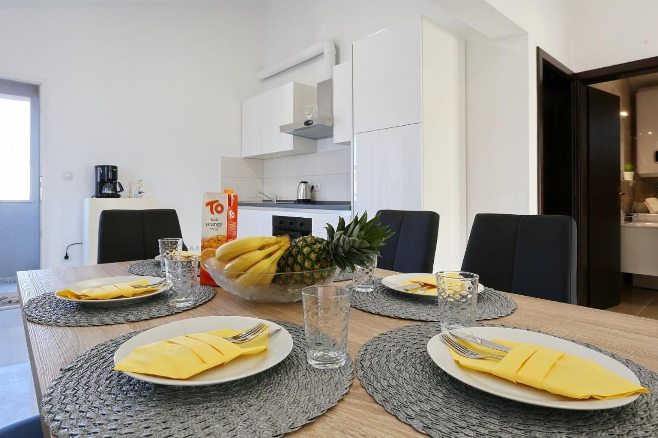 Apartments Lisac วีร์ ภายนอก รูปภาพ