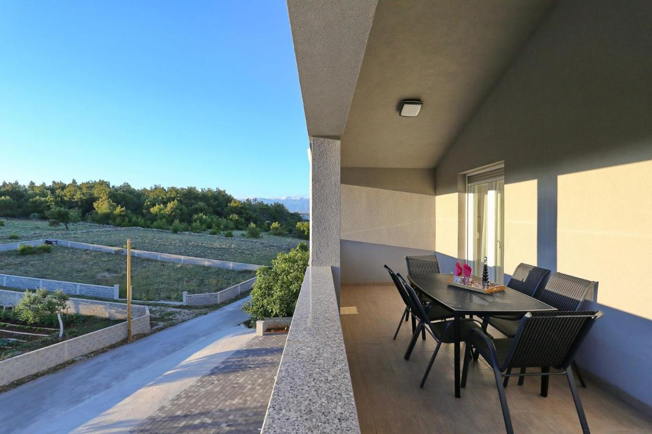 Apartments Lisac วีร์ ภายนอก รูปภาพ