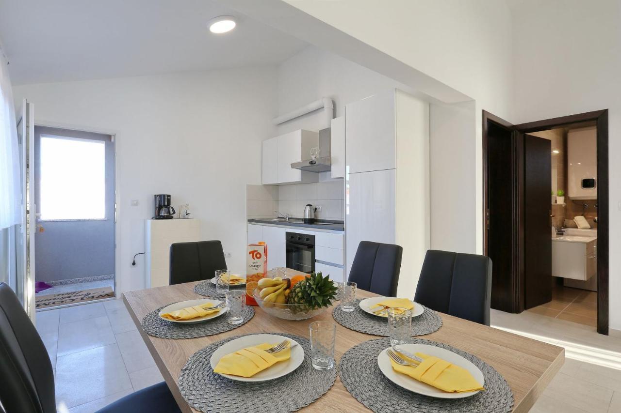 Apartments Lisac วีร์ ภายนอก รูปภาพ