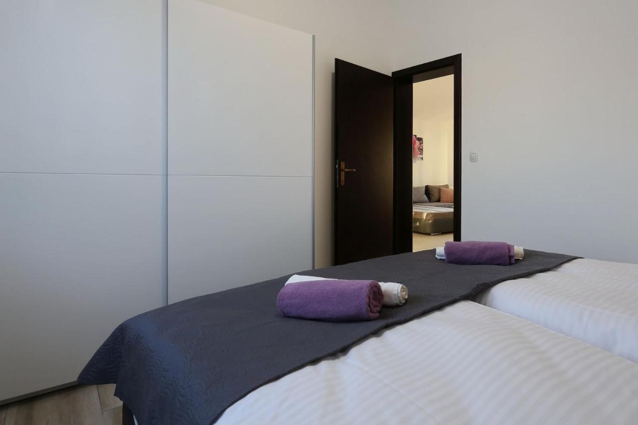 Apartments Lisac วีร์ ภายนอก รูปภาพ